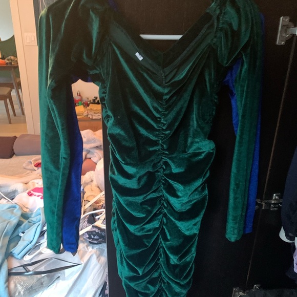 Ruched Sweetheart Neck Velvet Bodycon Dress GREEN - Picture 2 of 2